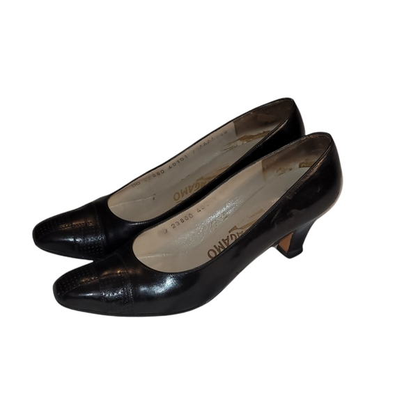 Vintage Women Leather Black Pumps By Salvatore Ferragamo Size 7 1/2 AAAA/Women D - Picture 2 of 8